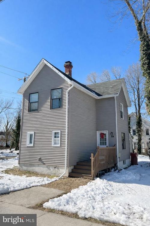 216 S Pine St, Bridgeton, NJ, 08302-3058 | Card Image