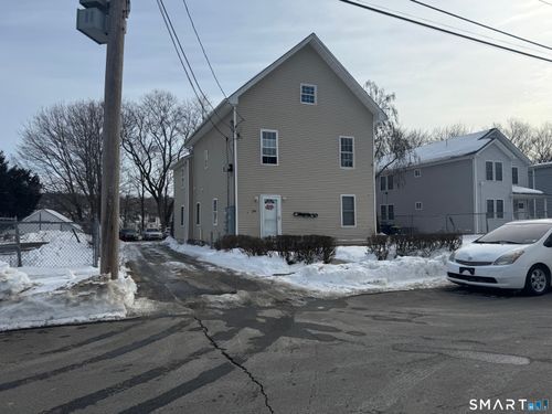 24 Lester St, Ansonia, CT, 06401-1724 | Card Image