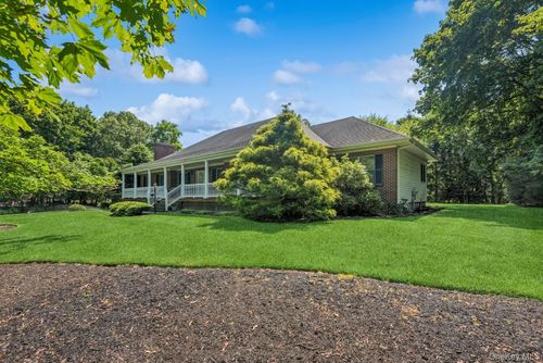 4 Springview Ct, East Patchogue, NY, 11772-6195 | Card Image