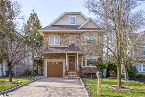 23 4th Ave, Roseland, NJ, 07068-1609 | Card Image