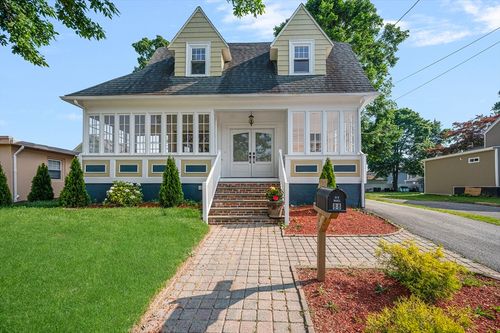 88 Wentworth Ave, Cranston, RI, 02905 | Card Image