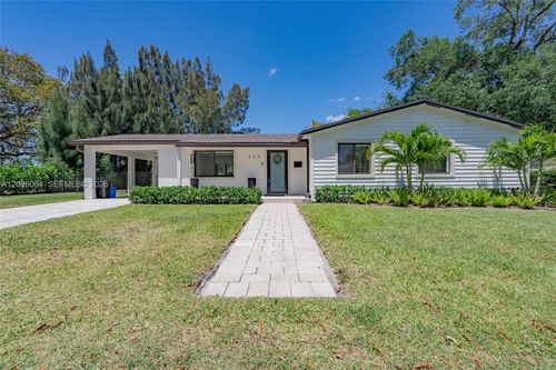 255 Grant Dr, Coral Gables, FL, 33133-5631 | Card Image