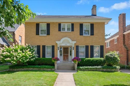 2729 Lawndale Ave, Evanston, IL, 60201-1183 | Card Image