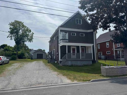 34 Oxford Ave, Sydney Mines, NS, B1V2J2 | Card Image