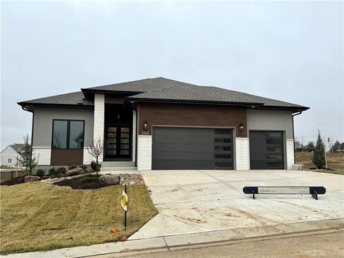 17404 Crystal St, Overland Park, KS, 66221-8261 | Card Image