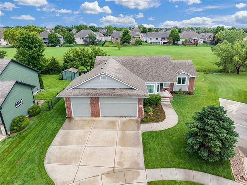 933 E Lost Hills Ct, Derby, KS, 67037-9393 | Card Image
