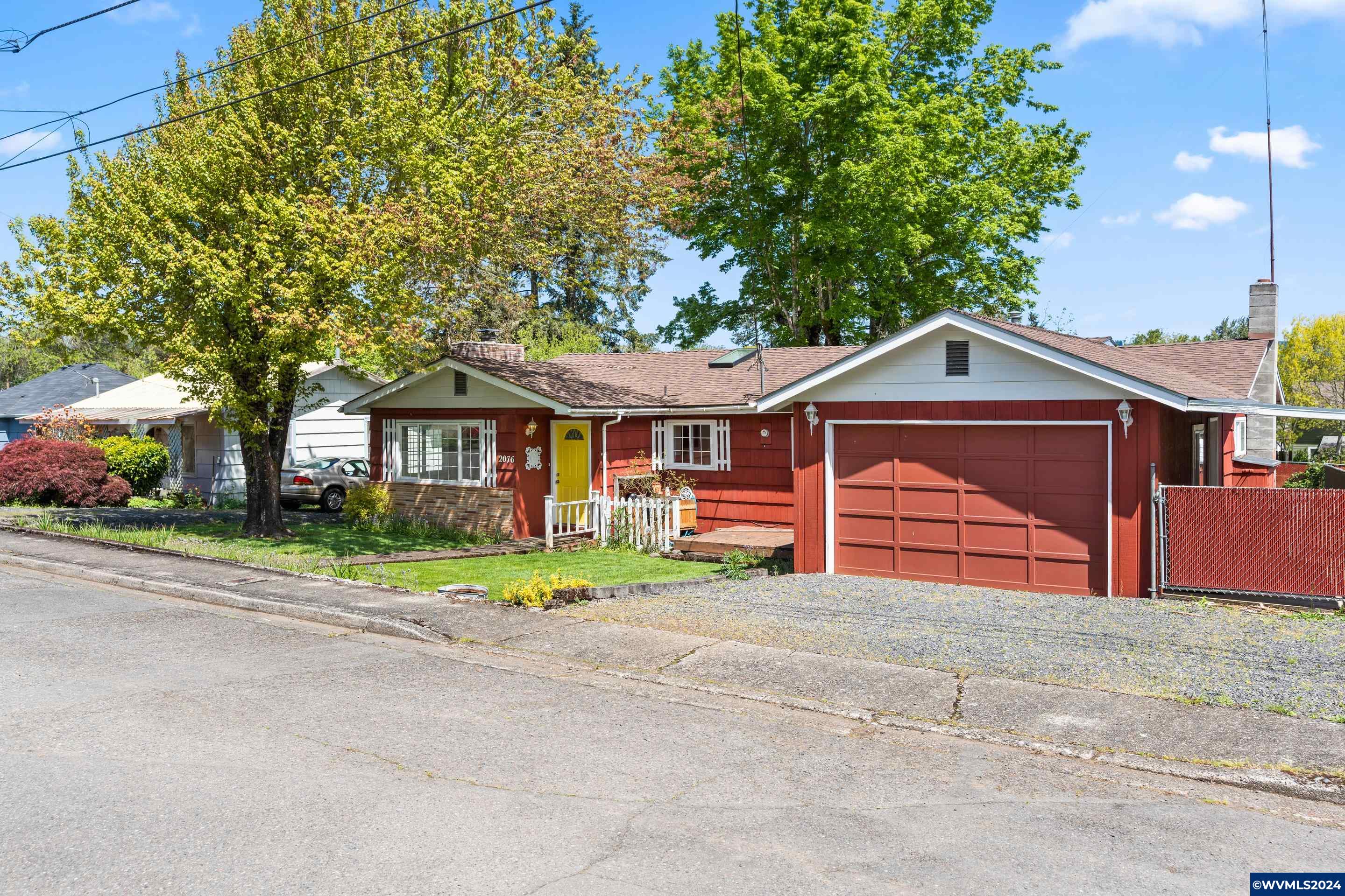 Cedar St, Sweet Home, OR 97386