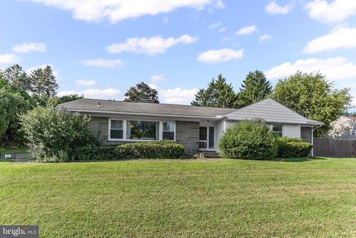 1405 Cardinal Dr, E Fallowfield, PA, 19320-4503 | Card Image