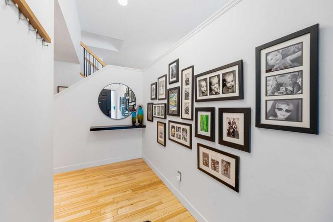 43 Coachwood Place Sw, House other with 4 bedrooms, 4 bathrooms and 4 parking in Calgary AB | Image 4