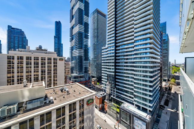 1211 - 501 Yonge St, Condo with 2 bedrooms, 1 bathrooms and null parking in Toronto ON | Image 24