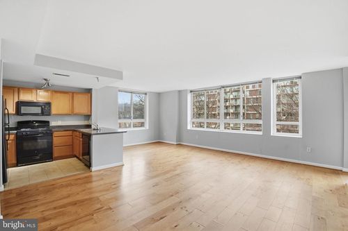 apt-n302-350 G St Sw, WASHINGTON, DC, 20024-3164 | Card Image