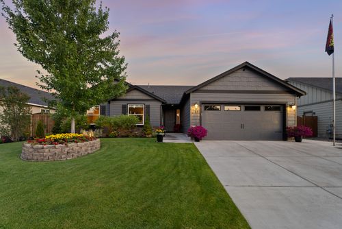 768 Ne Redwood Ct, Redmond, OR, 97756-6805 | Card Image