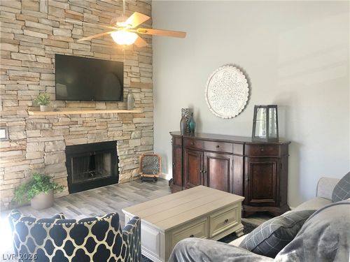 na-8964 Antioch Way, Las Vegas, NV, 89117-2471 | Card Image