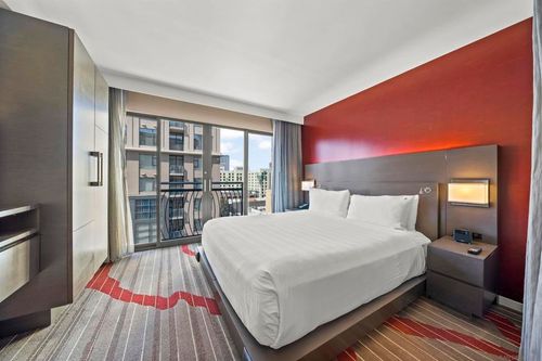 950-207 5th, San Diego, CA, 92101 | Card Image