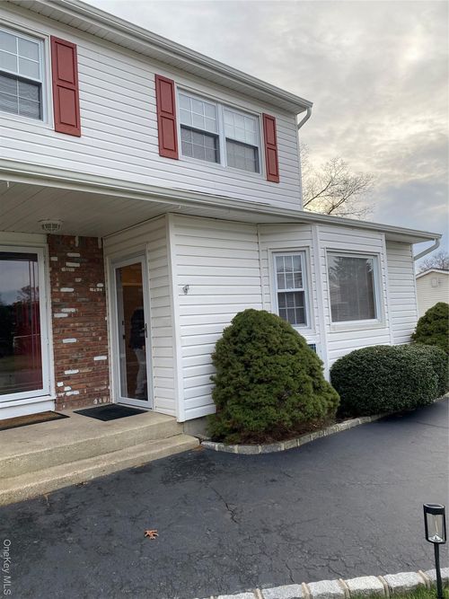 6 Gaines Dr, Farmingville, NY, 11738-2235 | Card Image