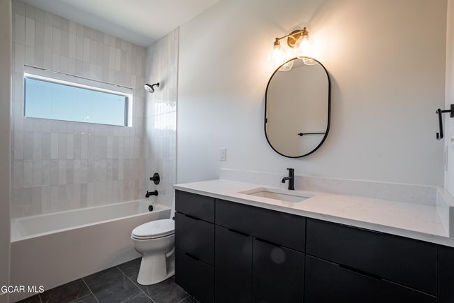 **Staged Photos of Bldg 1 (1058) | Image 29