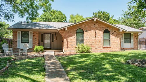 426 Cambridge Dr, Richardson, TX, 75080-3427 | Card Image