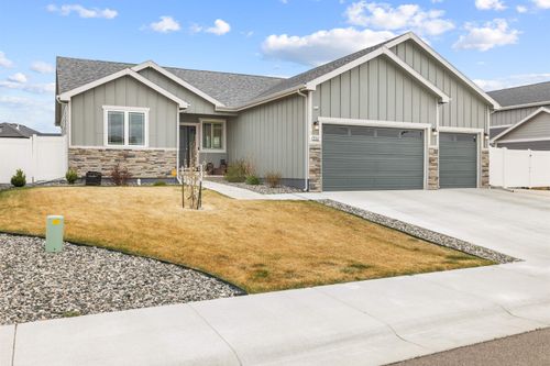 2862 Heathrow Ave, Casper, WY, 82609-3863 | Card Image