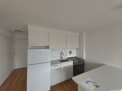 711 Kamuela Ave, Honolulu, HI, 96816-1176 | Card Image