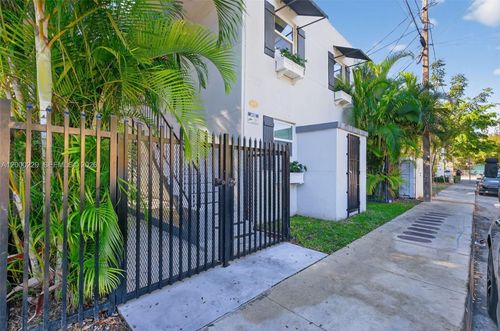 7-3676 Oak Ave, Miami, FL, 33133-4937 | Card Image