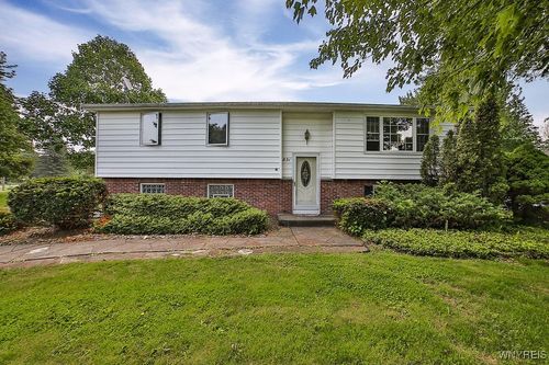 831 Gebhard Ln, Alden, NY, 14004-9560 | Card Image