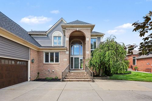 59807 Glacier Rdg N, Washington Township, MI, 48094-2229 | Card Image