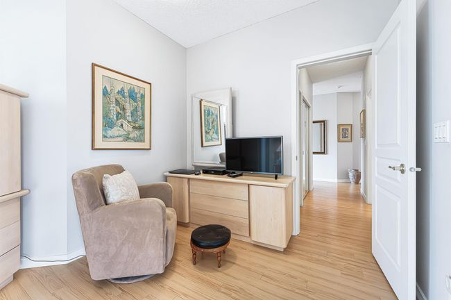 201 - 1745 Martin Drive, Condo with 2 bedrooms, 2 bathrooms and 1 parking in Surrey BC | Image 19