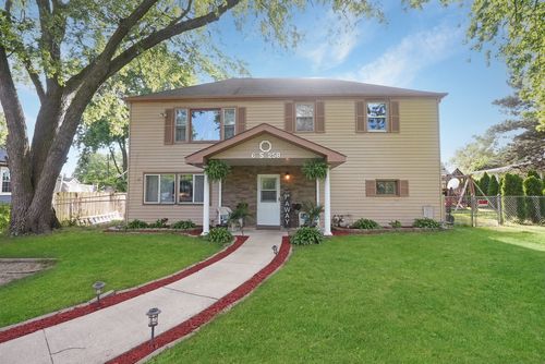 6S258 Old Eola Rd, Eola, IL, 60519-2007 | Card Image