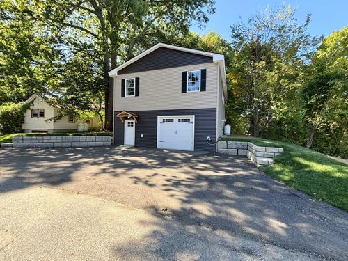 33 Pearl Street, Lewiston, ME, 04240 | Card Image