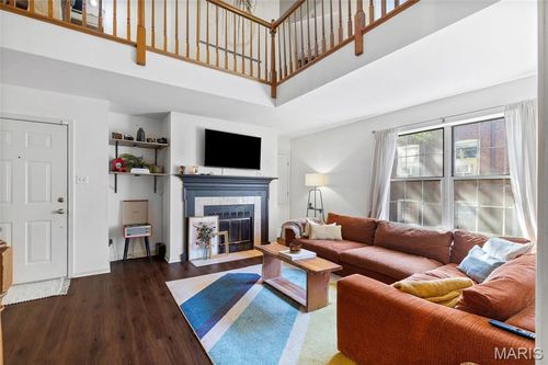 unit-3-4235 W Pine Blvd, Saint Louis, MO, 63108-2870 | Card Image