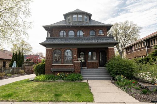 3915 N Downer Avenue, Shorewood, WI, 53211 | Card Image