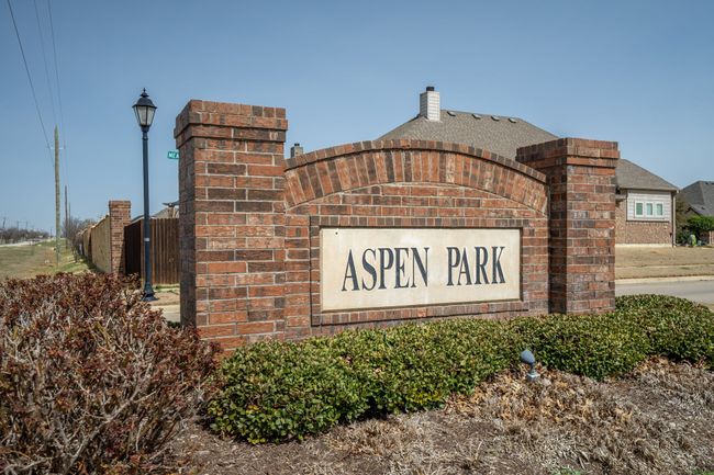 Close proximity to shopping and dining! | Image 30