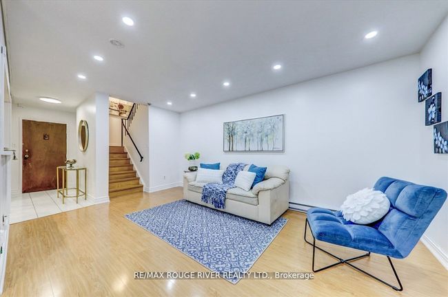 21 - 25 Pebble Byway, Condo with 3 bedrooms, 2 bathrooms and null parking in North York ON | Image 10