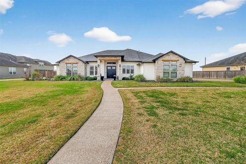 8738 King Ranch Dr, Corpus Christi, TX, 78414-6356 | Card Image