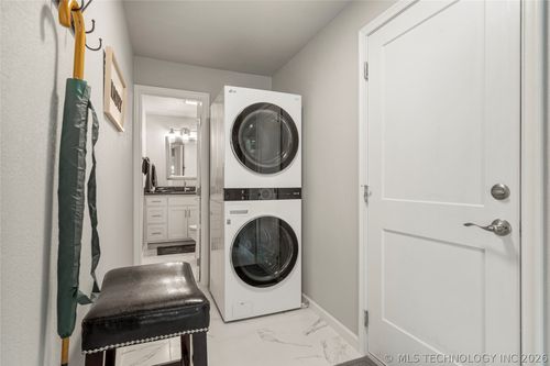 3637 Lewis Ave, Tulsa, OK, 74105-3533 | Card Image