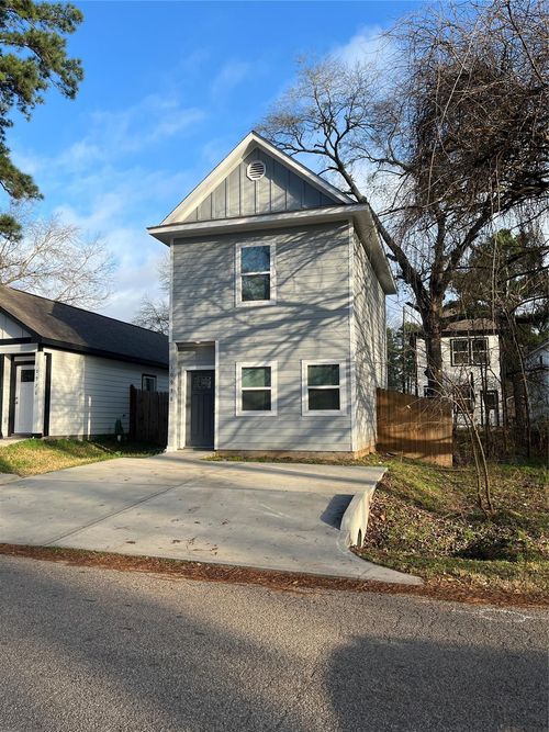 10978 Maywood St, Willis, TX, 77318-7270 | Card Image