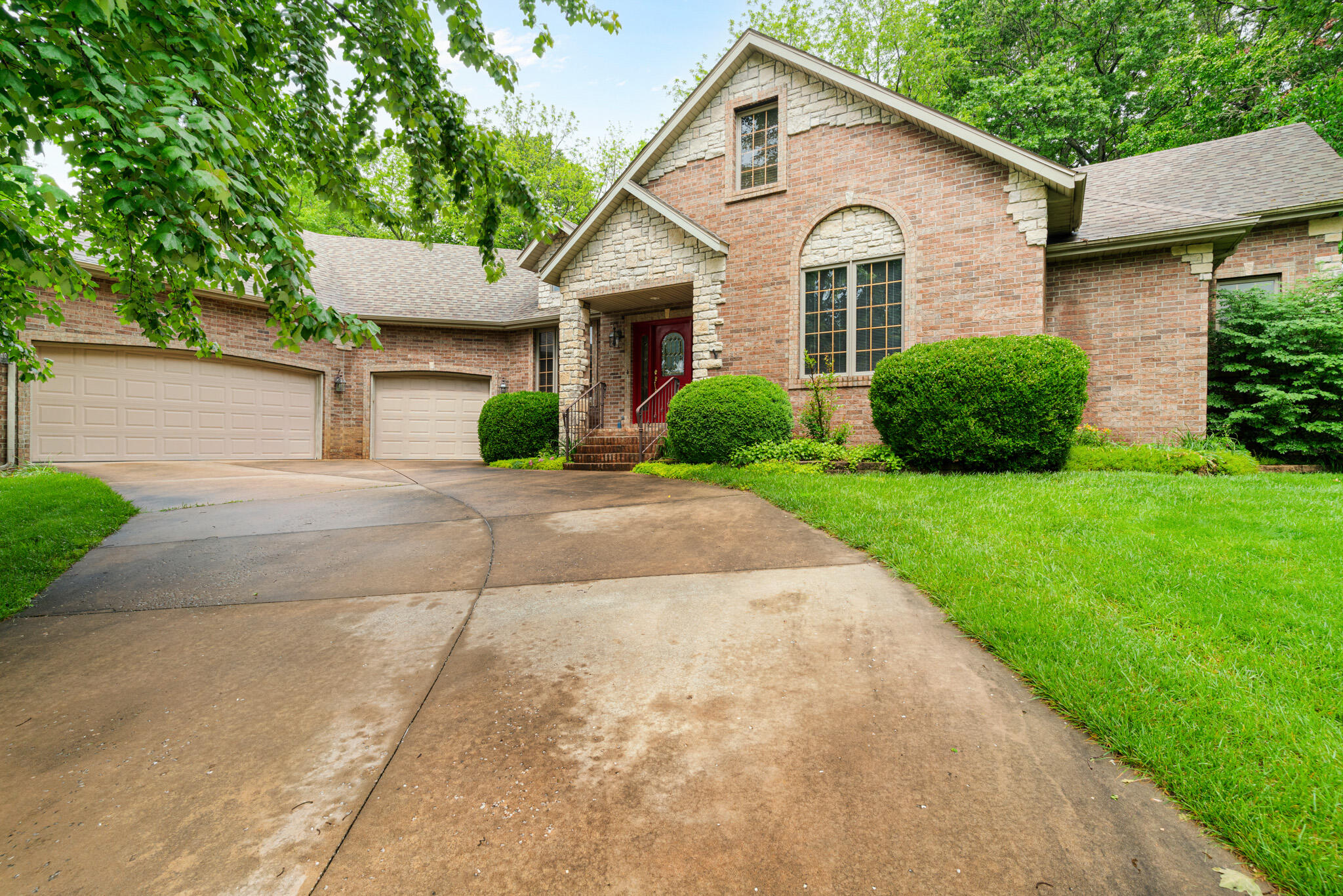 Stone Meadow Way, Springfield, MO 65810