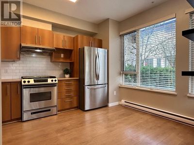 72 - 9229 University Cres, Townhouse with 3 bedrooms, 2 bathrooms and 1 parking in Burnaby BC | Image 2