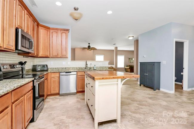 Kitchen | Image 24