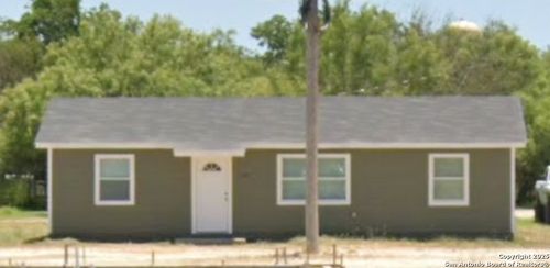 539 N Miller Ave, La Pryor, TX, 78872 | Card Image