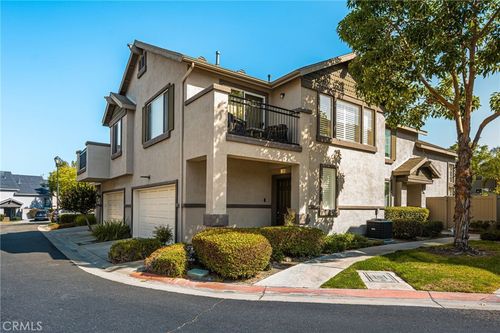 3441 E Berkshire Ct, Orange, CA, 92869-7532 | Card Image