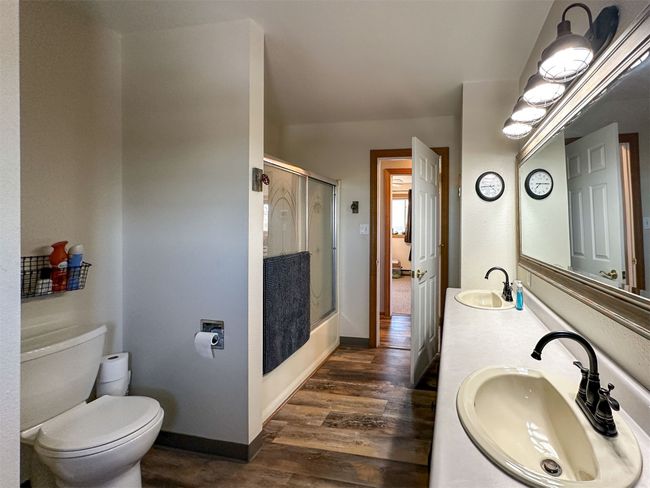Bathroom | Image 12