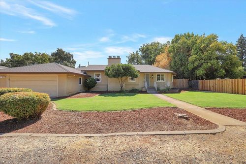 988 Carolina Ave, Yuba City, CA, 95991-6106 | Card Image