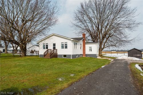 16352 Nauvoo Rd, Middlefield, OH, 44062-9769 | Card Image