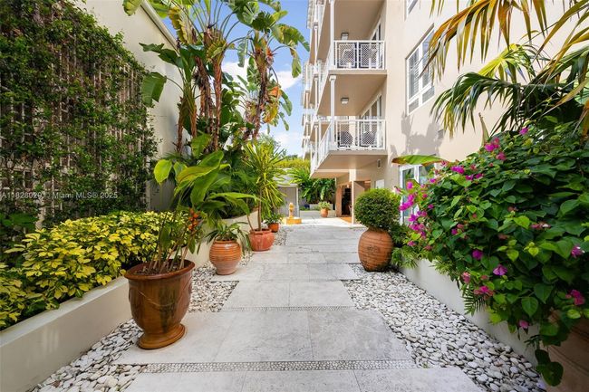 305 - 3540 Main Hwy, Condo with 2 bedrooms, 2 bathrooms and null parking in Coconut Grove FL | Image 18