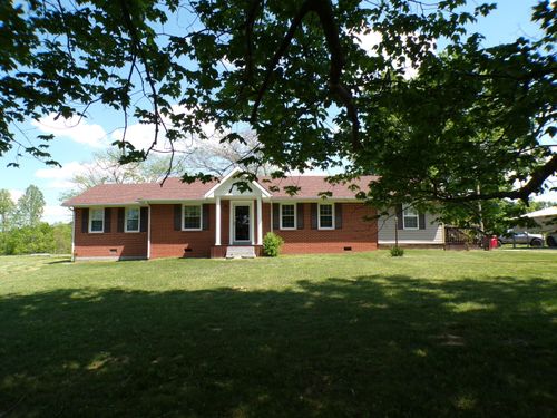 250 Holladay Ln, Waco, KY, 40385-9719 | Card Image