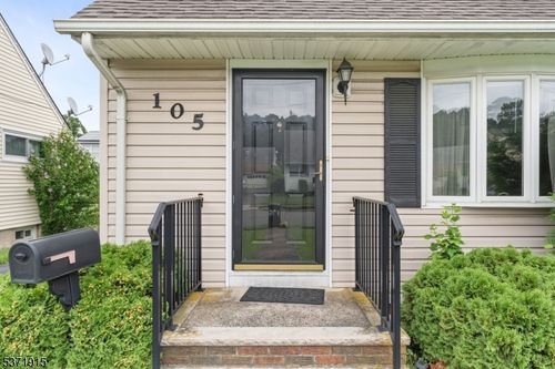 105 Greene Ave, Totowa, NJ, 07512-1632 | Card Image