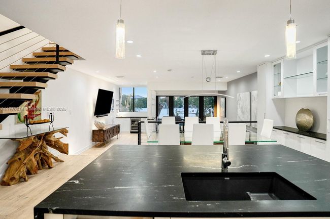 APT-103 - 3543 S Ocean Blvd, Townhouse with 3 bedrooms, 3 bathrooms and null parking in Palm Beach FL | Image 4