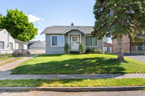 3828 E 26th Ave, Spokane, WA, 99223-5616 | Card Image