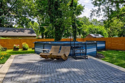 24650 Westhampton St, Oak Park, MI, 48237-1418 | Card Image